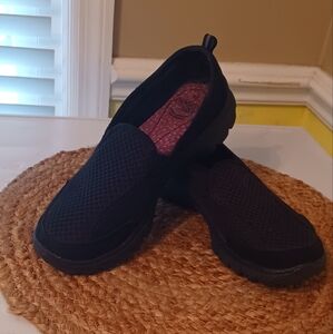1 Pair Women's Dankskin Now Slip On, Black, Sz 6.5